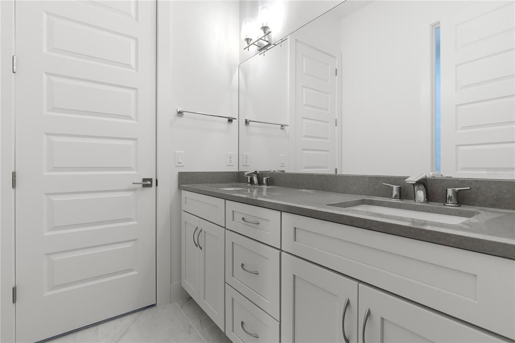 For Sale: $895,000 (4 beds, 3 baths, 2635 Square Feet)