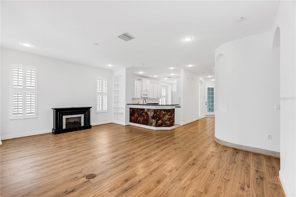 For Sale: $349,900 (3 beds, 2 baths, 1750 Square Feet)