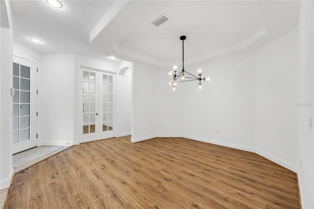 For Sale: $349,900 (3 beds, 2 baths, 1750 Square Feet)