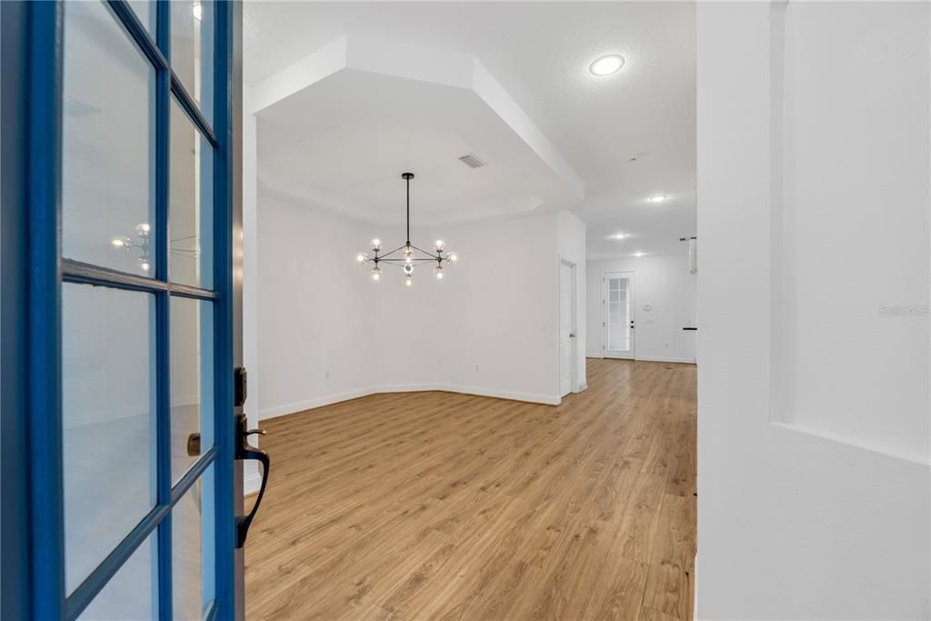 For Sale: $349,900 (3 beds, 2 baths, 1750 Square Feet)