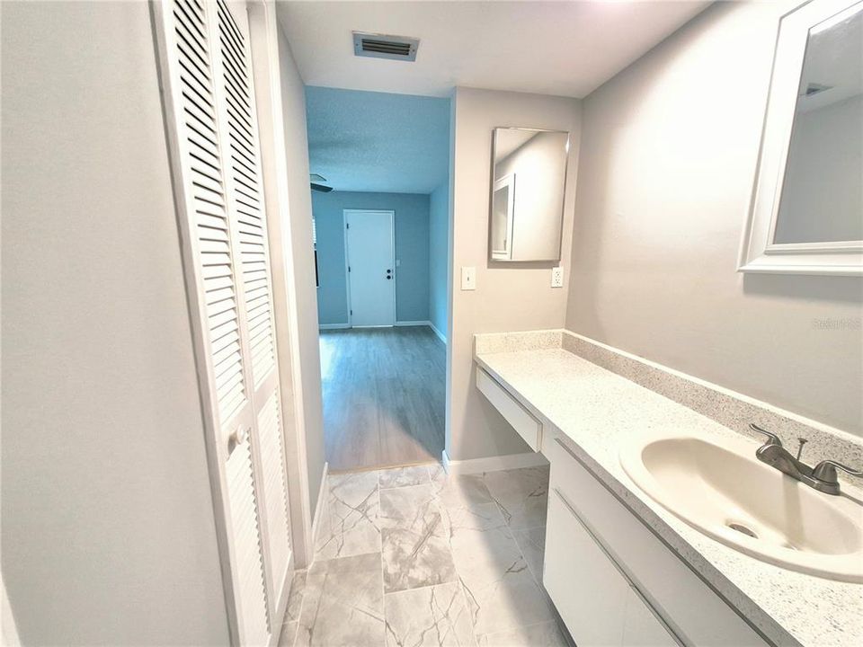 For Rent: $2,000 (2 beds, 2 baths, 1094 Square Feet)