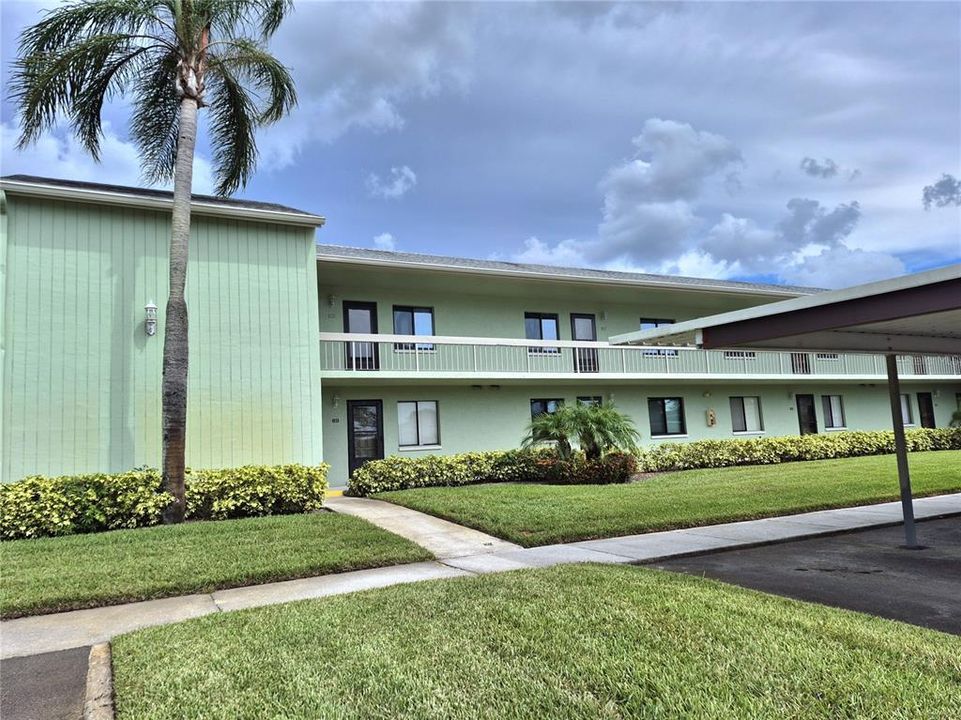 For Rent: $2,000 (2 beds, 2 baths, 1094 Square Feet)