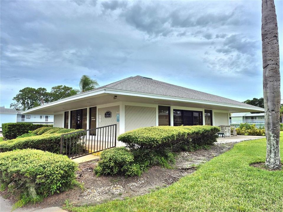 For Rent: $2,000 (2 beds, 2 baths, 1094 Square Feet)