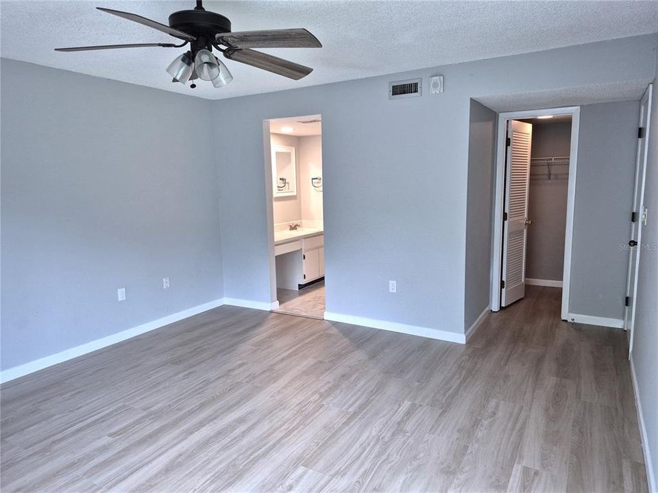 For Rent: $2,000 (2 beds, 2 baths, 1094 Square Feet)