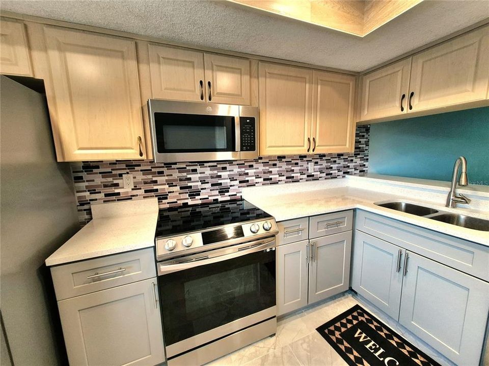 For Rent: $2,000 (2 beds, 2 baths, 1094 Square Feet)