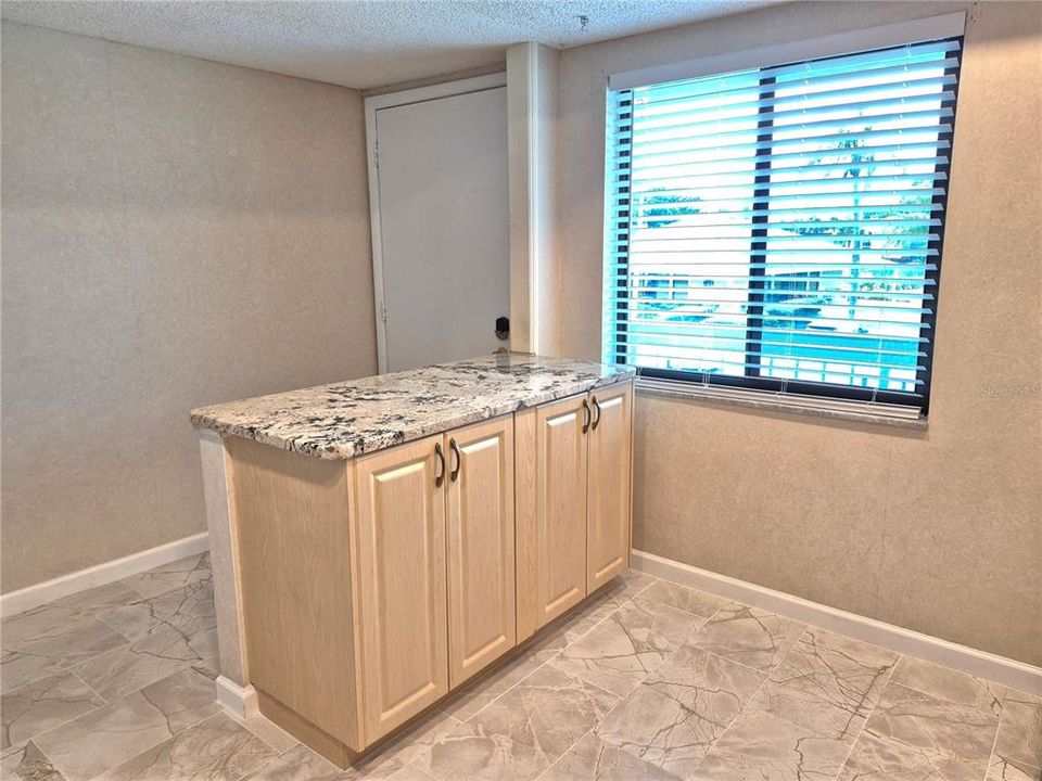 For Rent: $2,000 (2 beds, 2 baths, 1094 Square Feet)