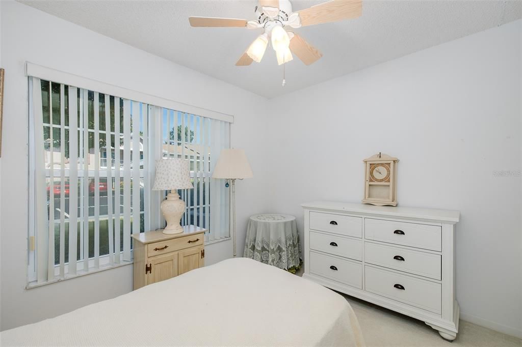 For Sale: $120,000 (2 beds, 1 baths, 835 Square Feet)
