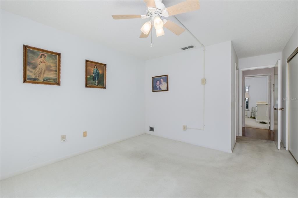 For Sale: $120,000 (2 beds, 1 baths, 835 Square Feet)