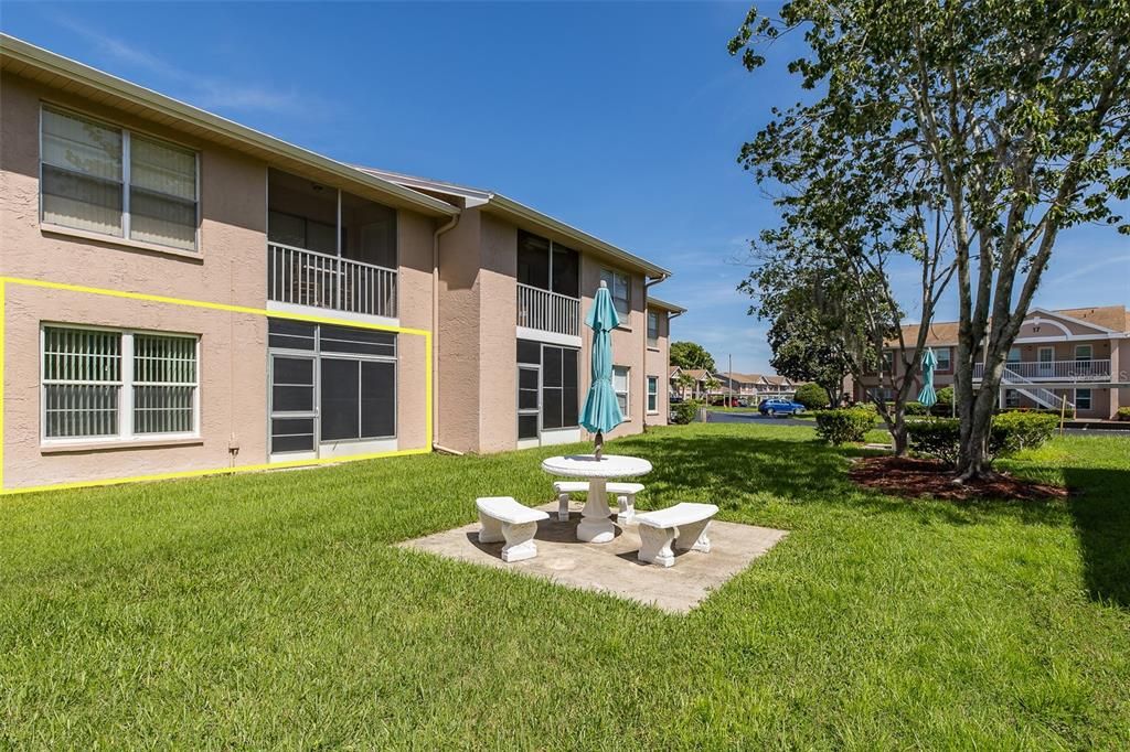 For Sale: $120,000 (2 beds, 1 baths, 835 Square Feet)