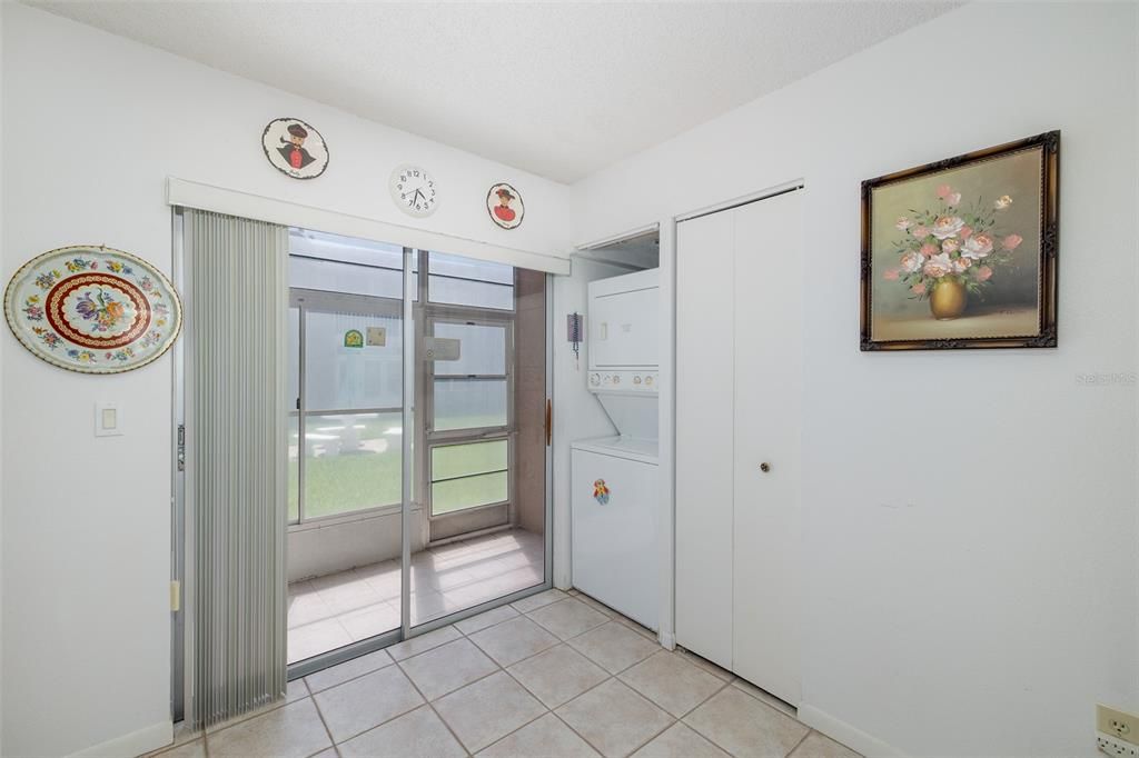 For Sale: $120,000 (2 beds, 1 baths, 835 Square Feet)