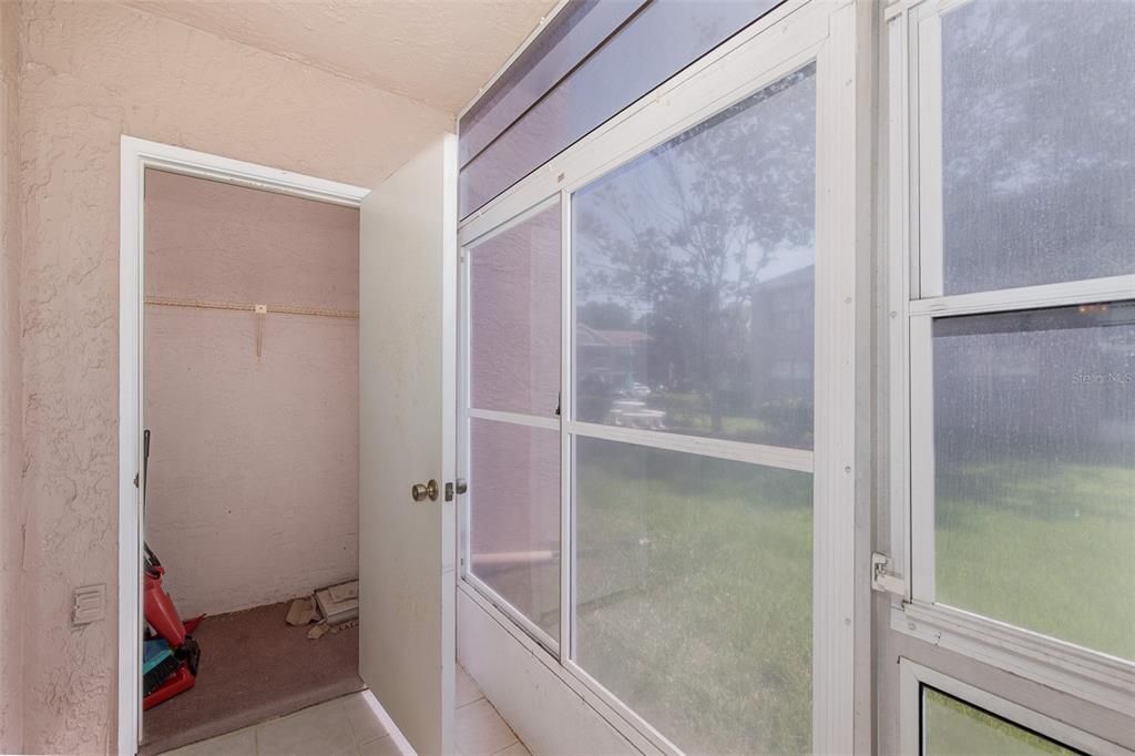 For Sale: $120,000 (2 beds, 1 baths, 835 Square Feet)