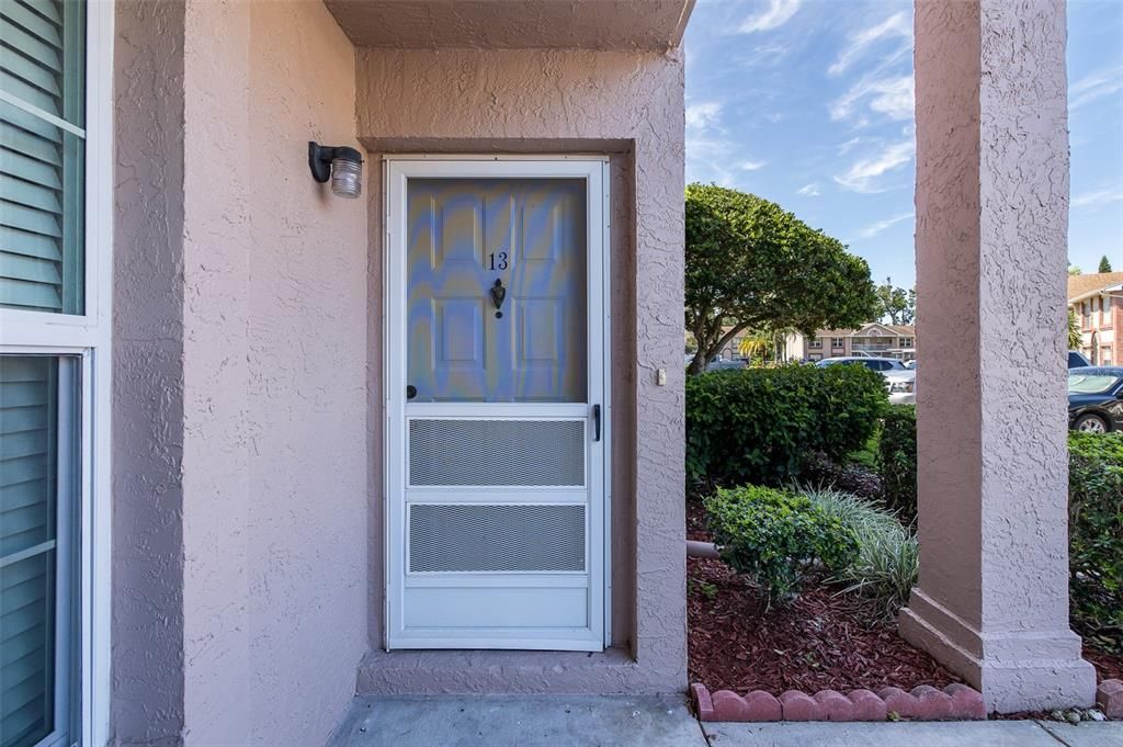 For Sale: $120,000 (2 beds, 1 baths, 835 Square Feet)