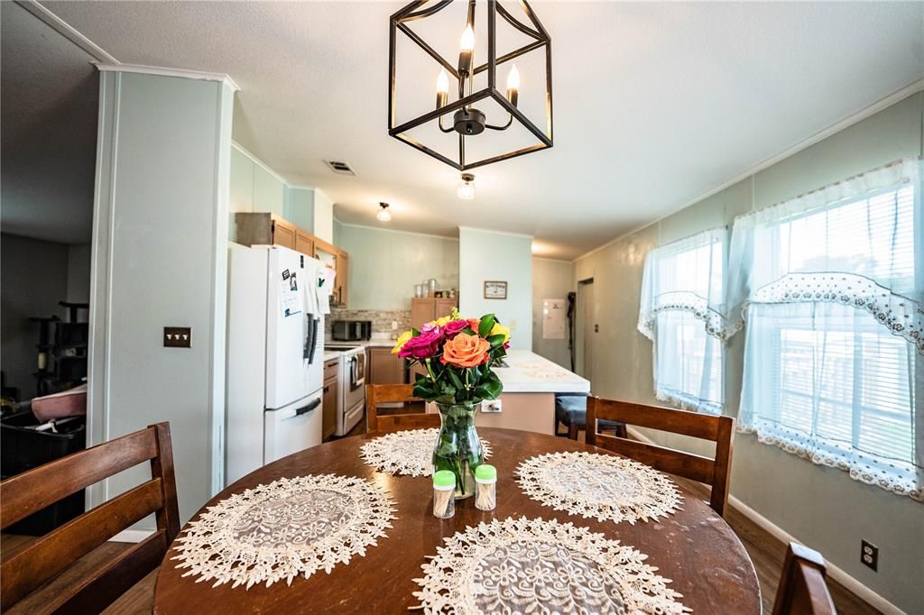 For Sale: $239,000 (3 beds, 2 baths, 1296 Square Feet)