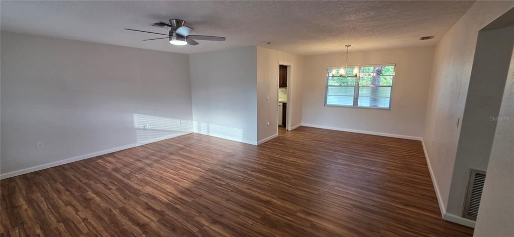 For Sale: $314,900 (2 beds, 2 baths, 1381 Square Feet)
