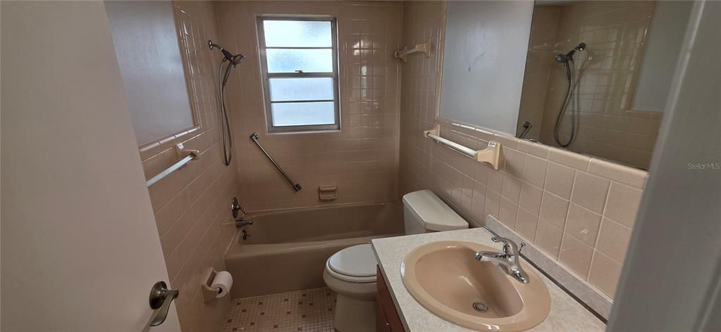 For Sale: $314,900 (2 beds, 2 baths, 1381 Square Feet)