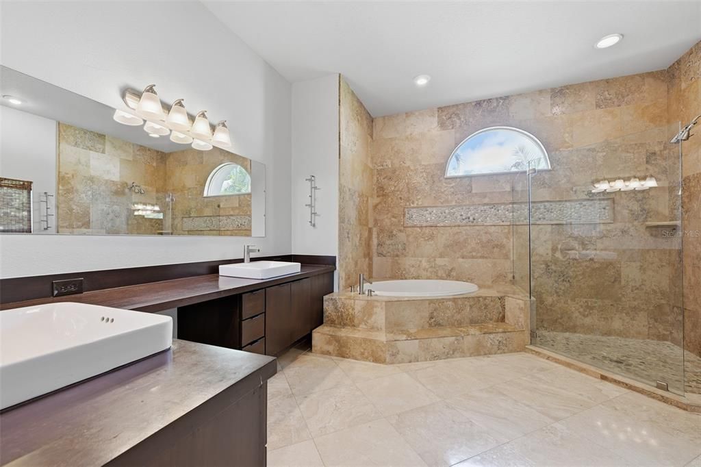 For Rent: $3,900 (3 beds, 2 baths, 2141 Square Feet)