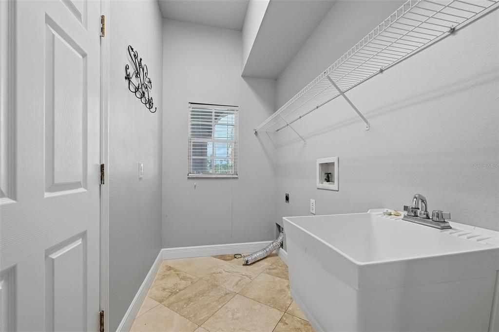 For Rent: $3,900 (3 beds, 2 baths, 2141 Square Feet)