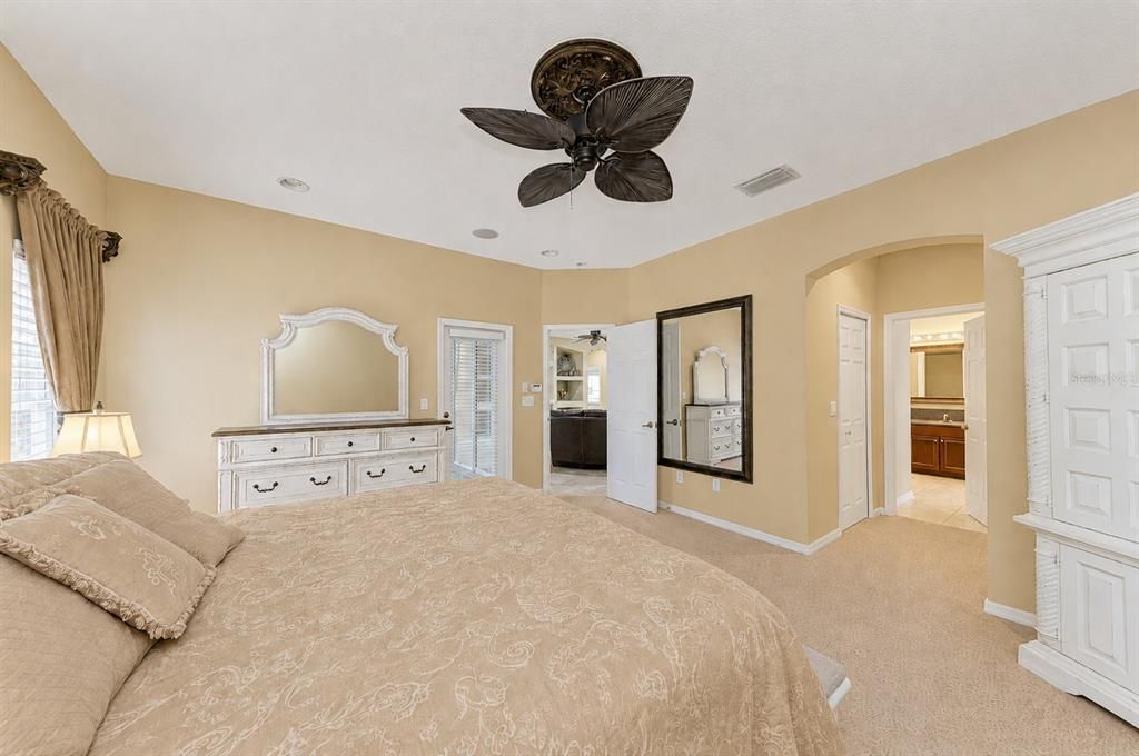 For Sale: $535,000 (4 beds, 3 baths, 2998 Square Feet)
