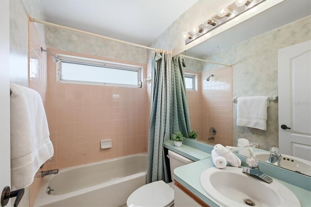 For Rent: $2,500 (2 beds, 2 baths, 1525 Square Feet)