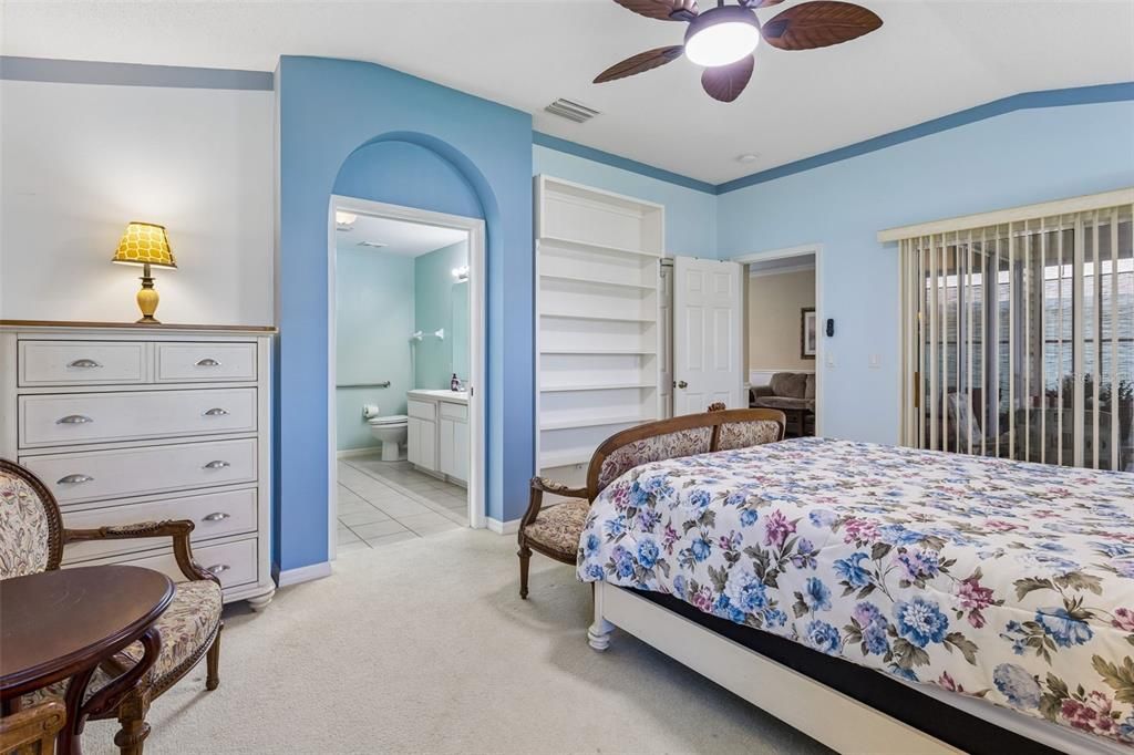 For Rent: $2,000 (3 beds, 2 baths, 1405 Square Feet)