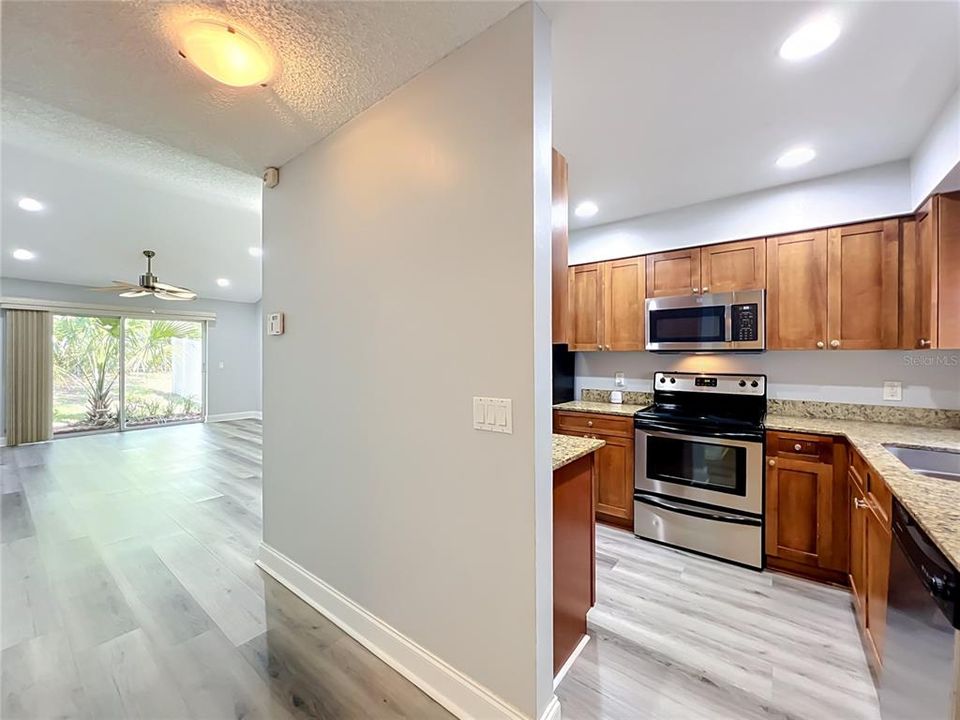 For Sale: $199,900 (3 beds, 2 baths, 1099 Square Feet)