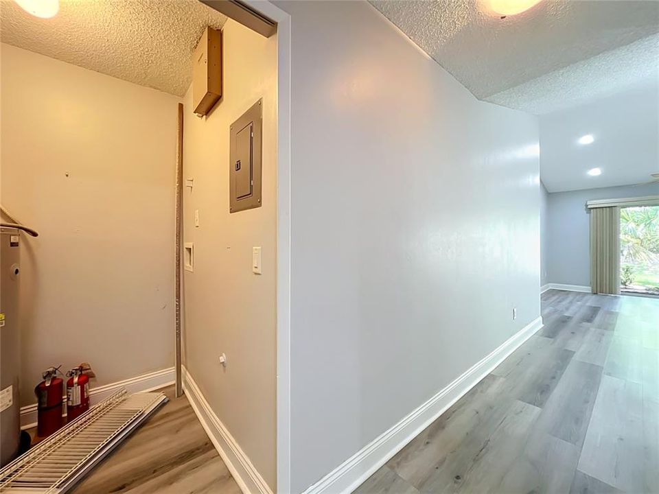 For Sale: $199,900 (3 beds, 2 baths, 1099 Square Feet)
