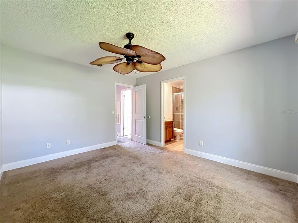 For Sale: $199,900 (3 beds, 2 baths, 1099 Square Feet)