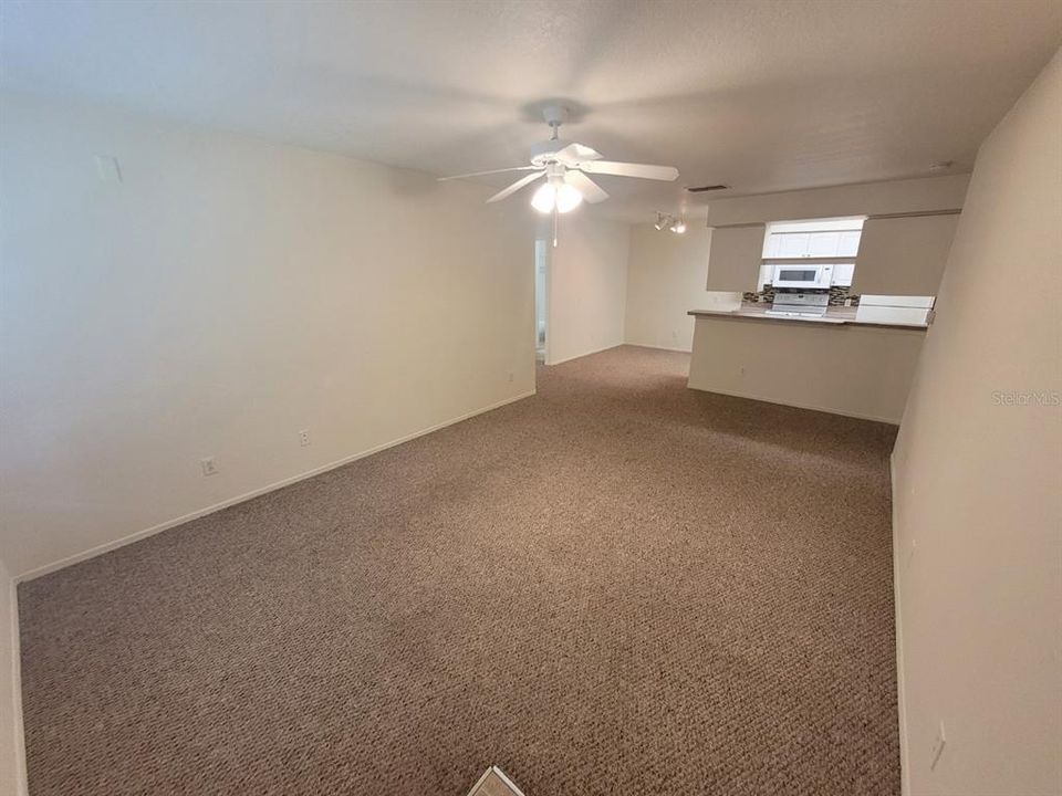 В аренду: $1,400 (2 спален, 2 ванн, 987 Квадратных фут)