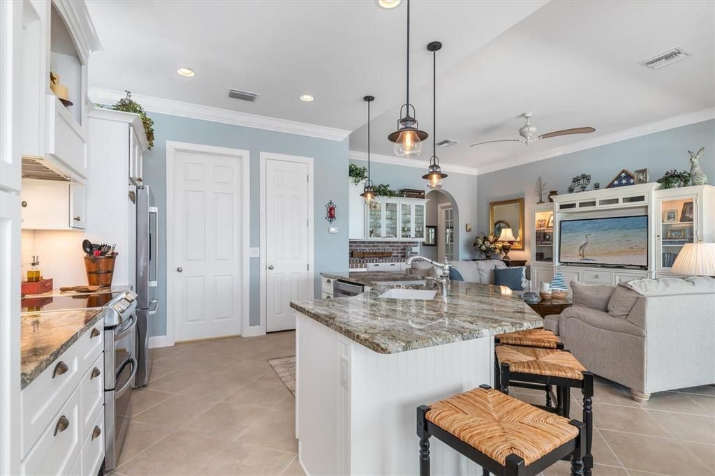 For Sale: $680,000 (2 beds, 2 baths, 1805 Square Feet)
