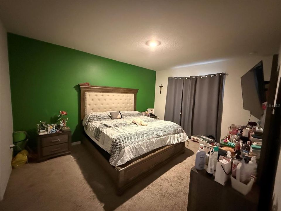 For Sale: $329,000 (4 beds, 2 baths, 1828 Square Feet)