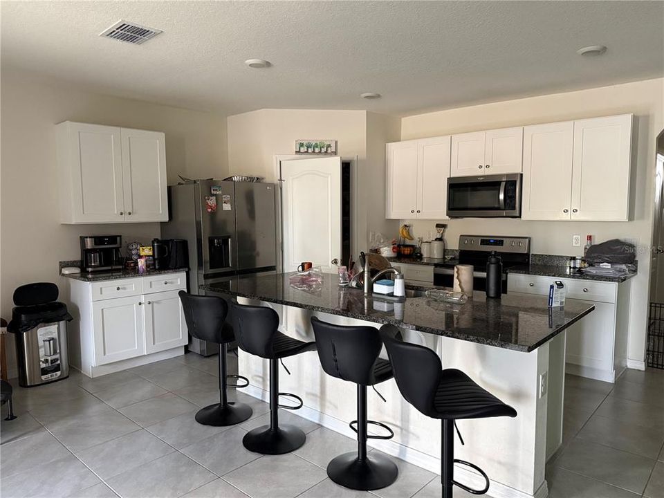 For Sale: $329,000 (4 beds, 2 baths, 1828 Square Feet)
