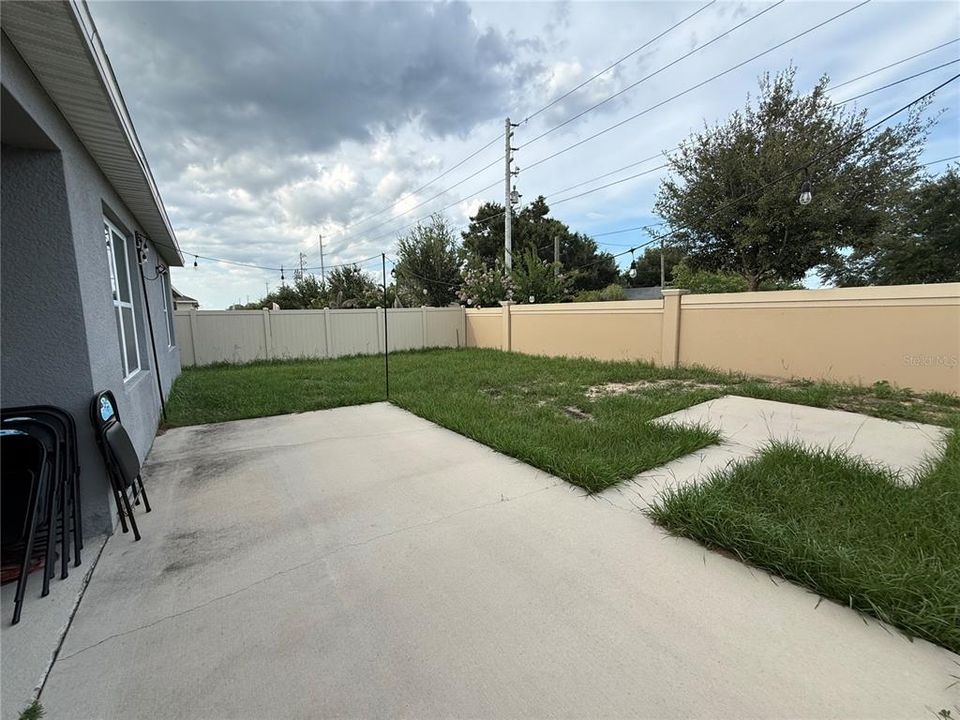 For Sale: $329,000 (4 beds, 2 baths, 1828 Square Feet)