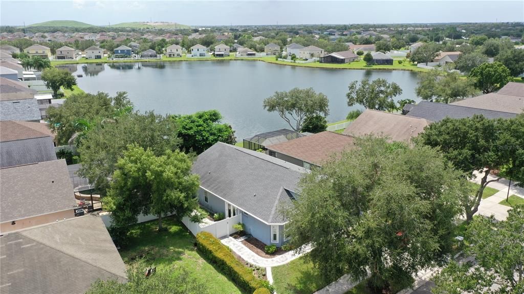 For Sale: $389,900 (4 beds, 3 baths, 1789 Square Feet)