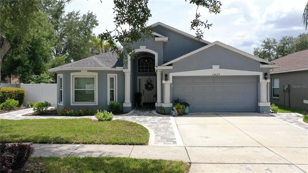 For Sale: $389,900 (4 beds, 3 baths, 1789 Square Feet)