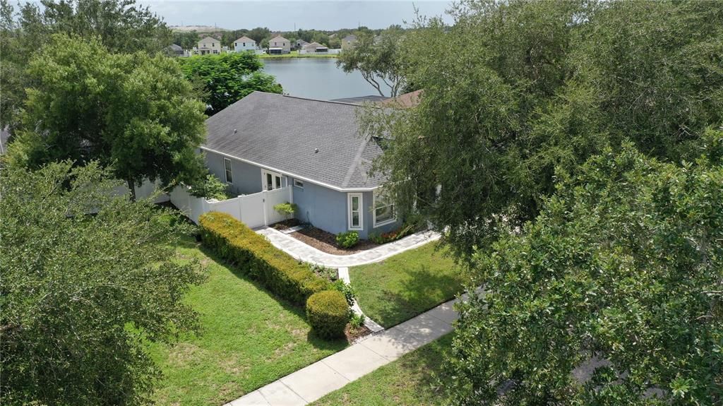 For Sale: $389,900 (4 beds, 3 baths, 1789 Square Feet)