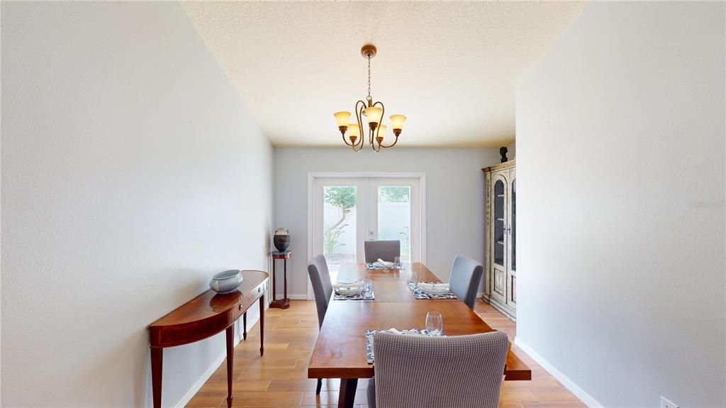 For Sale: $389,900 (4 beds, 3 baths, 1789 Square Feet)