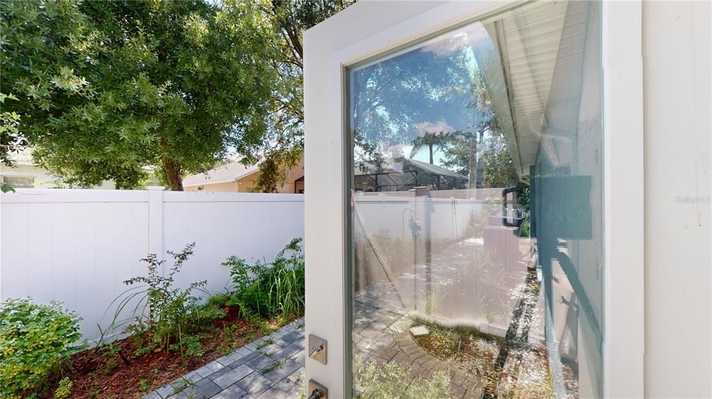 For Sale: $389,900 (4 beds, 3 baths, 1789 Square Feet)