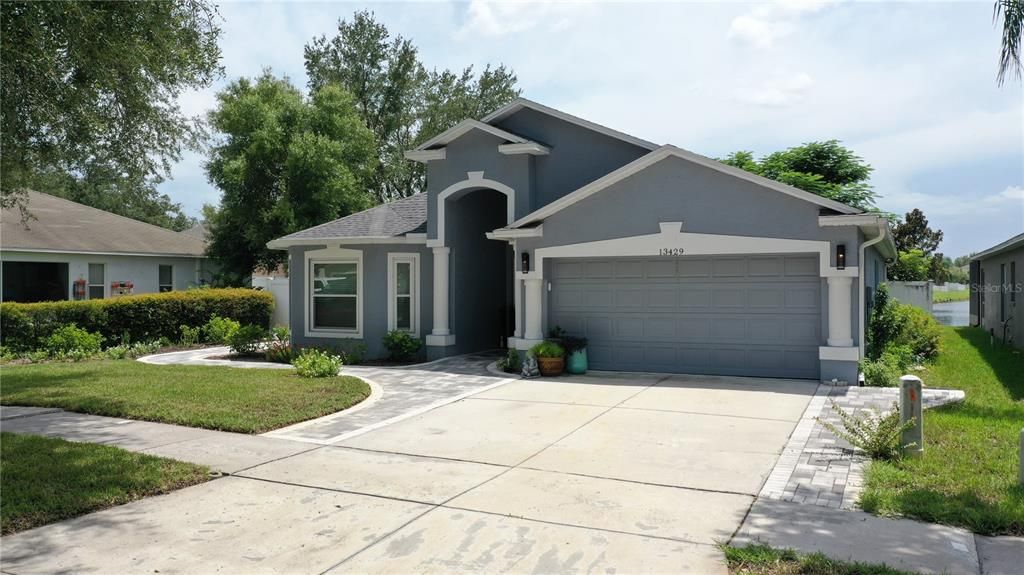 For Sale: $389,900 (4 beds, 3 baths, 1789 Square Feet)