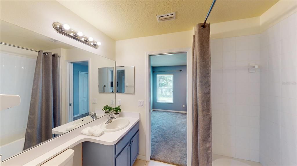 For Sale: $389,900 (4 beds, 3 baths, 1789 Square Feet)