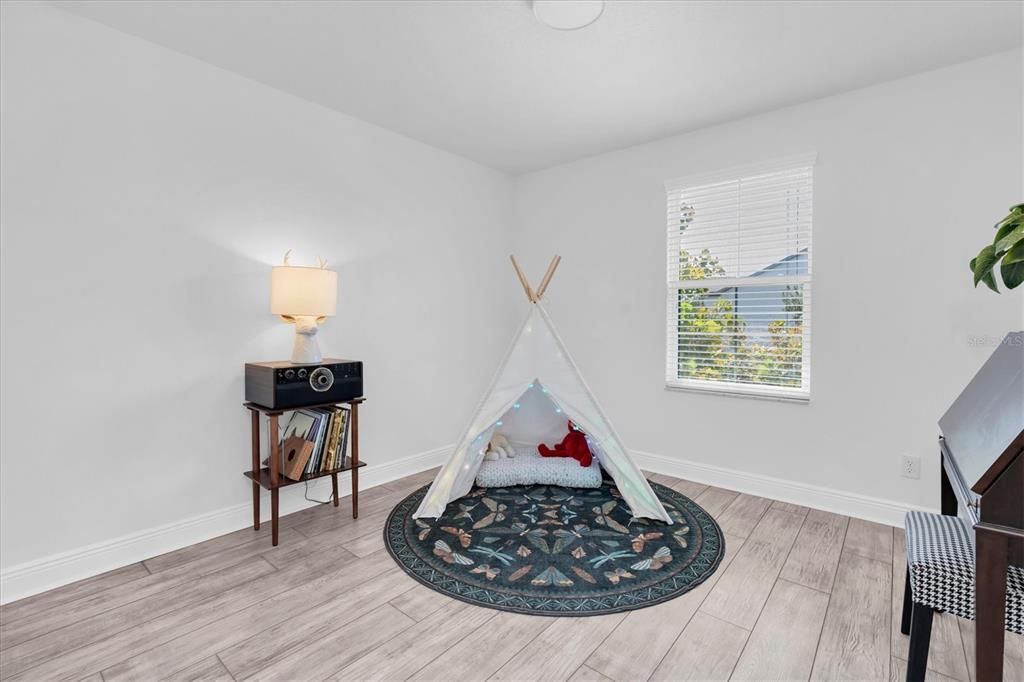 For Sale: $565,000 (3 beds, 2 baths, 2502 Square Feet)