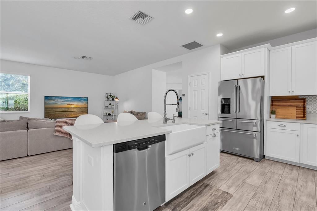 For Sale: $565,000 (3 beds, 2 baths, 2502 Square Feet)