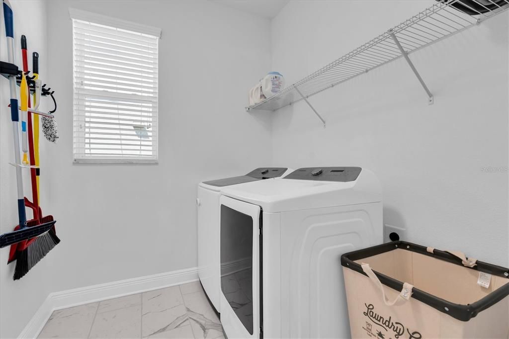 For Sale: $565,000 (3 beds, 2 baths, 2502 Square Feet)