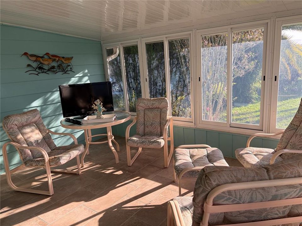 For Sale: $185,000 (2 beds, 2 baths, 1560 Square Feet)