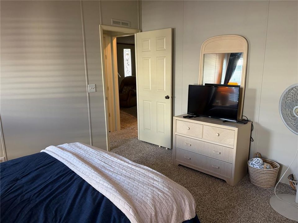 For Sale: $185,000 (2 beds, 2 baths, 1560 Square Feet)