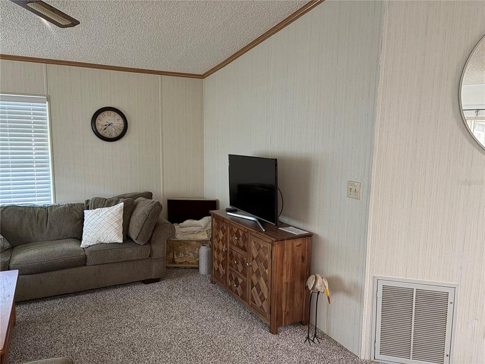 For Sale: $185,000 (2 beds, 2 baths, 1560 Square Feet)