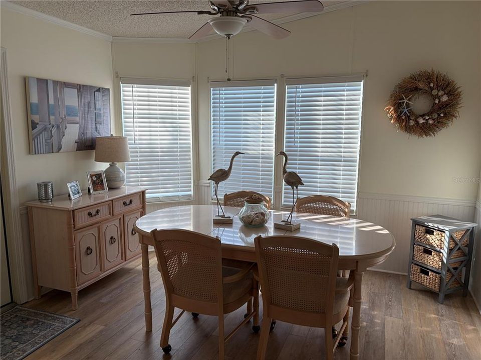 For Sale: $185,000 (2 beds, 2 baths, 1560 Square Feet)