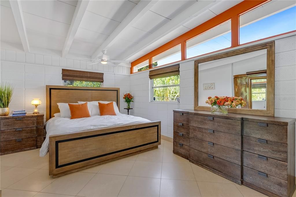 For Rent: $2,350 (2 beds, 1 baths, 1224 Square Feet)