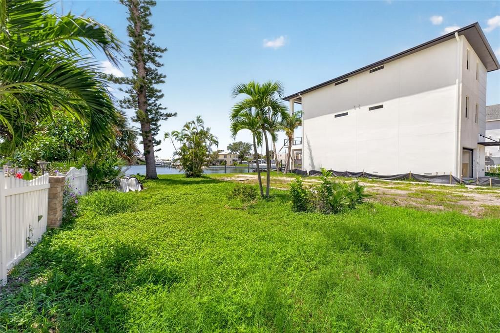 En Venta: $800,000 (0.14 acres)