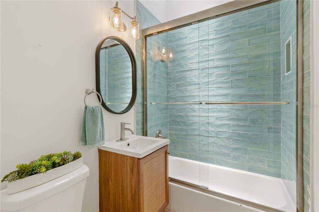 For Rent: $2,350 (2 beds, 1 baths, 1224 Square Feet)