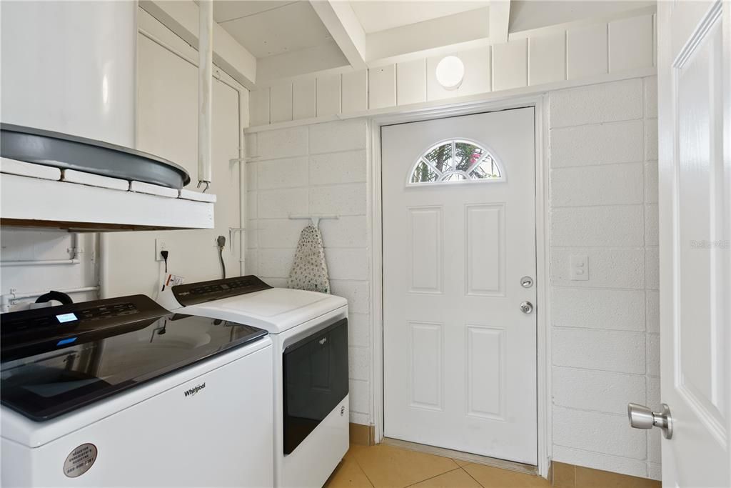 For Rent: $2,350 (2 beds, 1 baths, 1224 Square Feet)